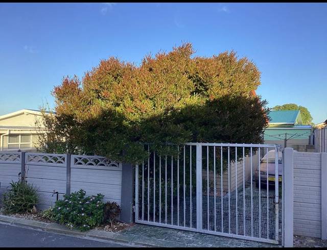 1 BEDROOM HOUSE FOR SALE IN PEARLY BEACH
